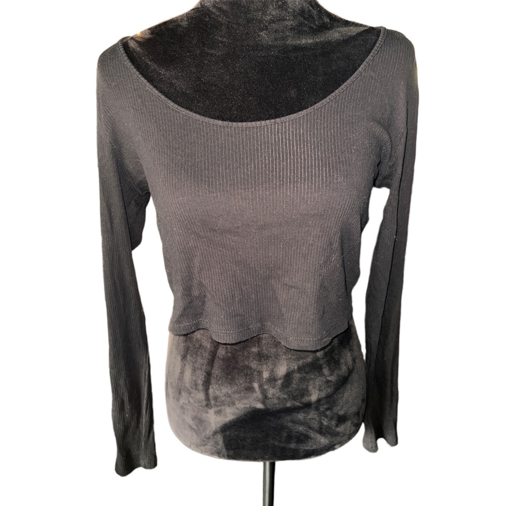 H&M - Black Cropped Long Sleeve T-Shirt -